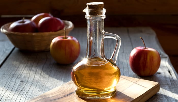 apple cider vinegar hair rinse - kaia naturals